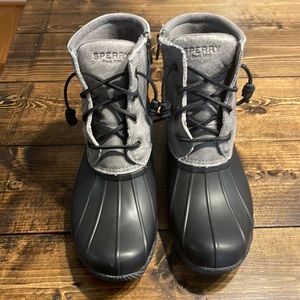 Women’s Sperry Saltwater Duckboots. Size 8.